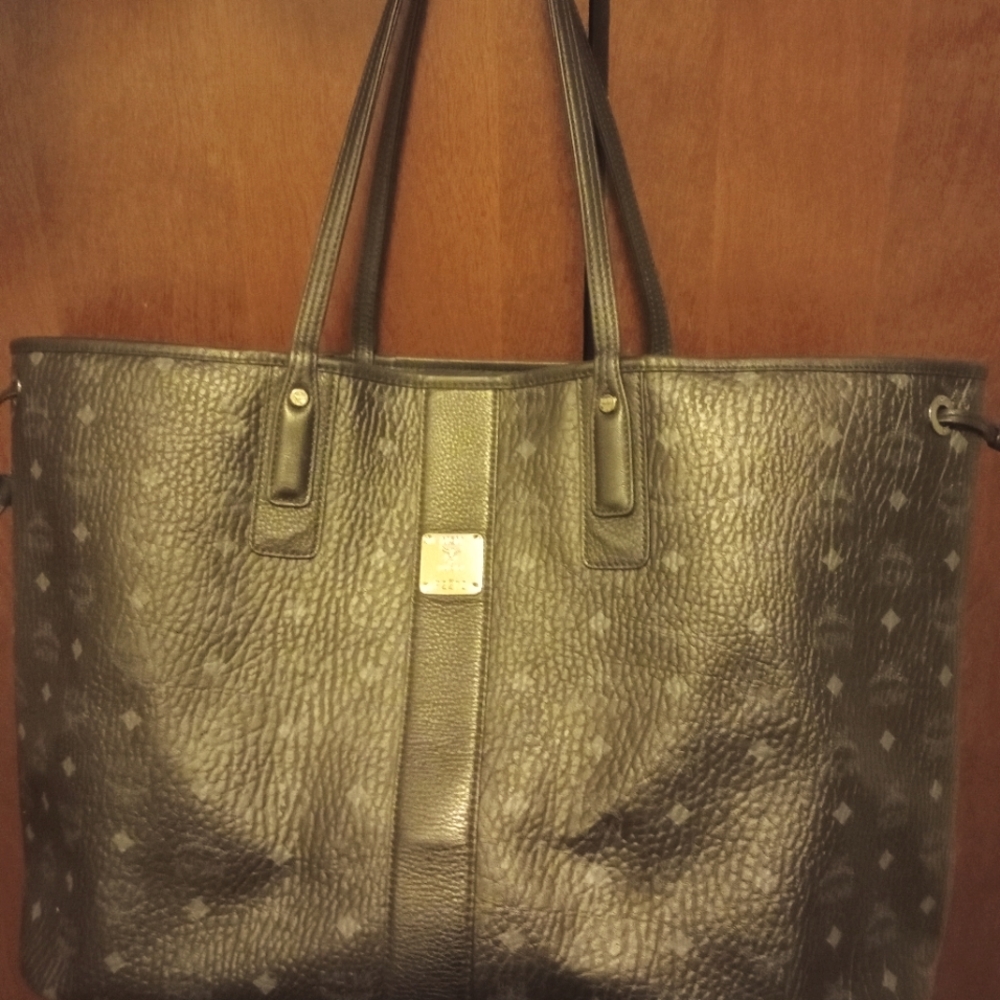 MCM Reversible Liz Shopper in Visetos